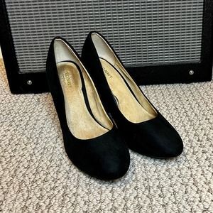 Old Navy Chunky Heel Pumps